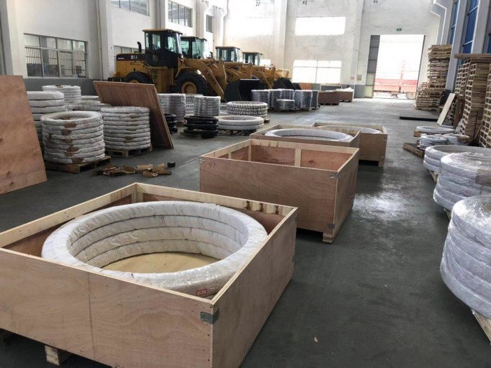 HITACHI EX120-5 Excavator Swing Bearing - Image 5